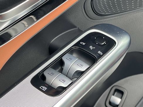 Certified 2025 Mercedes-Benz GLC 43 AMG 4MATIC image 22