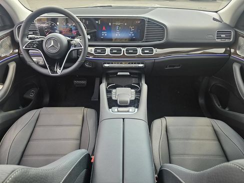 Used 2026 Mercedes-Benz GLS 450 4MATIC image 26
