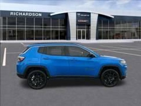 Used 2022 Jeep Compass Latitude AWD/4WD image 6