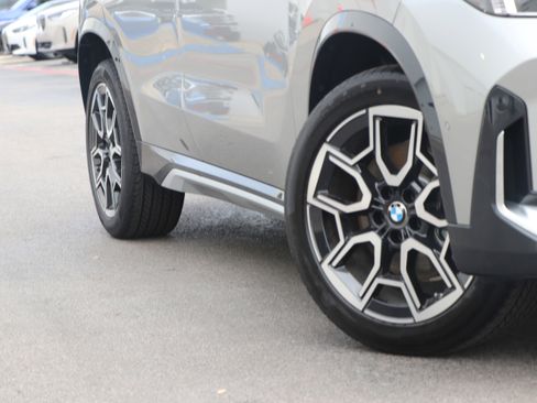 Certified 2025 BMW X1 xDrive28i w/ Technology Package image 3