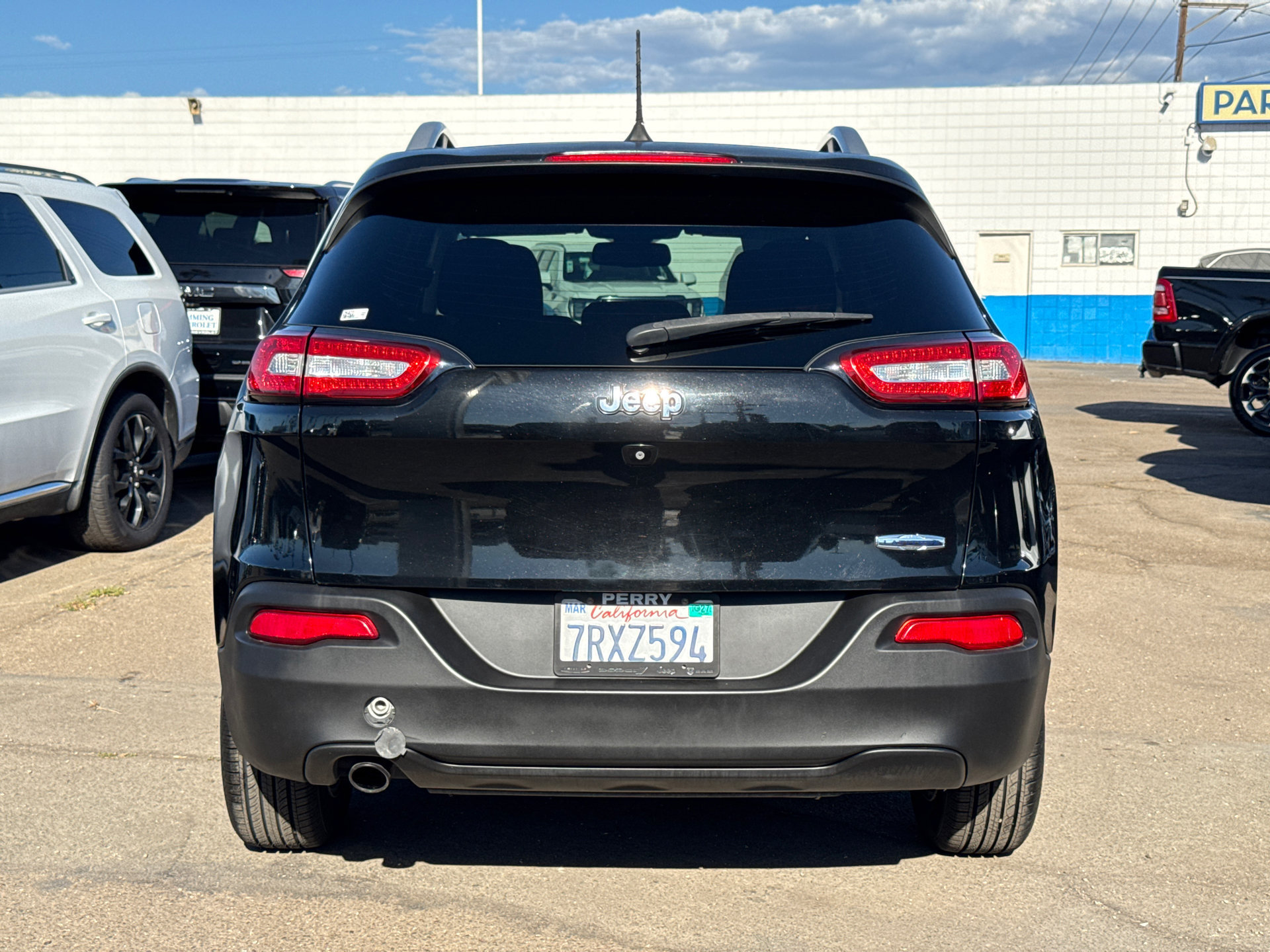 Used 2017 Jeep Cherokee Latitude FWD image 9