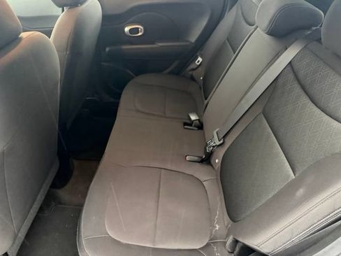 Used 2015 Kia Soul FWD image 9