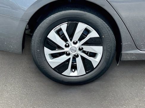 Certified 2025 Nissan Altima 2.5 S FWD image 26
