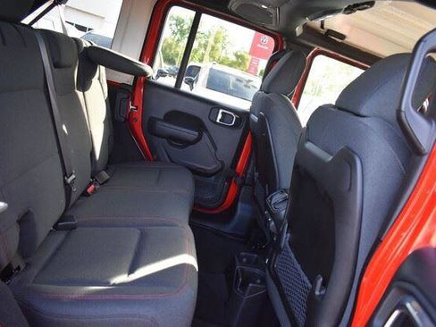Used 2026 Jeep Wrangler Unlimited Rubicon AWD/4WD image 19