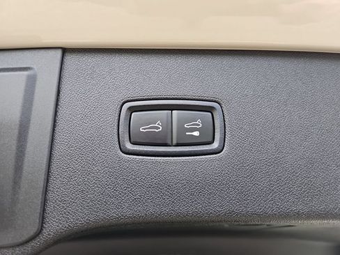 Certified 2024 Porsche Cayenne AWD/4WD image 27