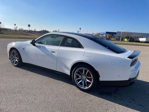 Used 2025 Dodge Charger R/T Scat Pack w/ Track Pack image 4