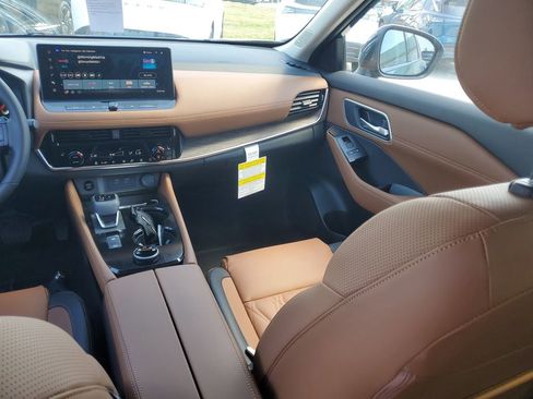 New 2026 Nissan Rogue Platinum AWD/4WD image 9
