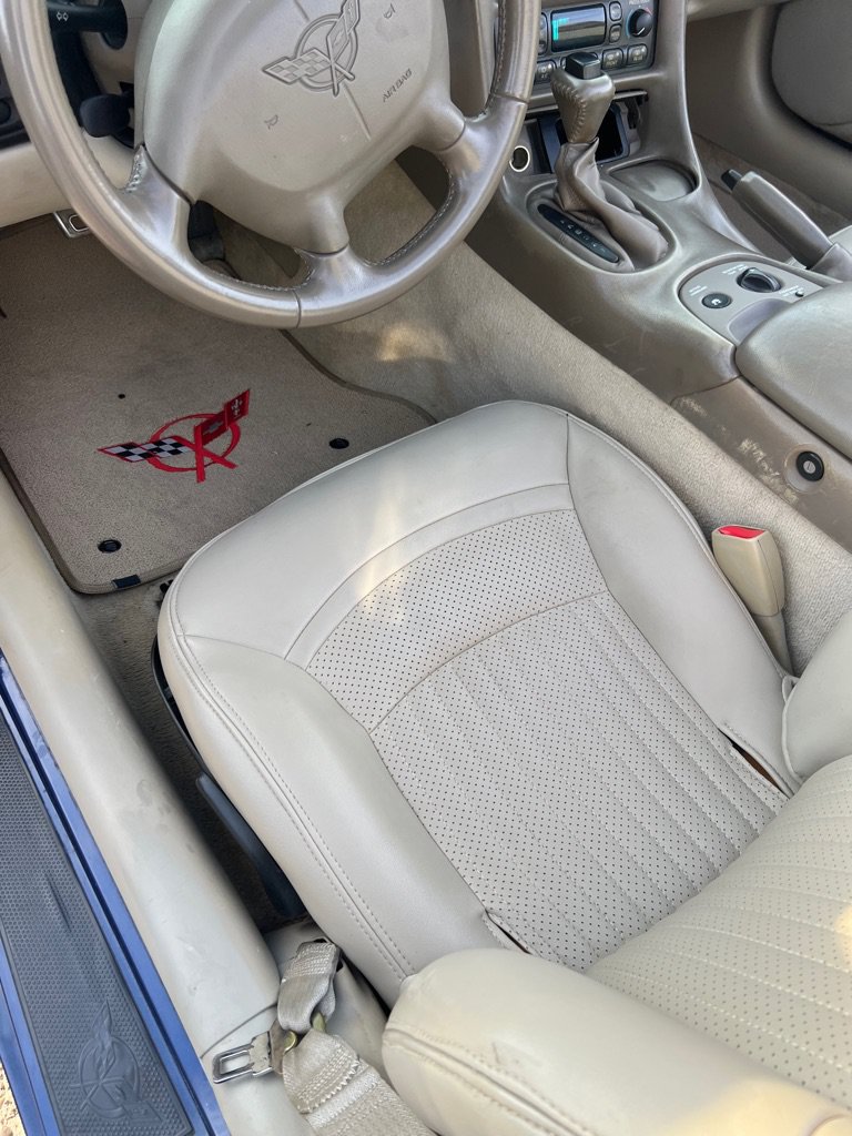 Used 2004 Chevrolet Corvette Convertible w/ Preferred Equipment Group RWD image 12