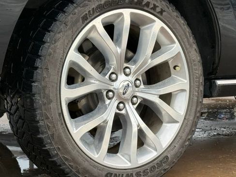 Used 2018 Ford Expedition Platinum AWD/4WD image 11