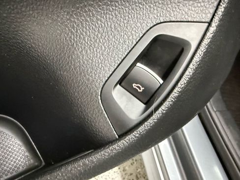 Used 2012 Volkswagen Passat 2.5 SE image 13