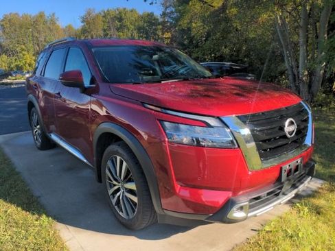 Certified 2022 Nissan Pathfinder Platinum image 3