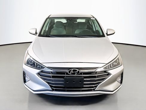 Used 2019 Hyundai Elantra SEL image 2