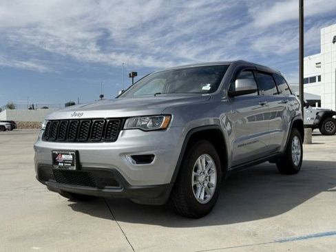 Used 2018 Jeep Grand Cherokee Laredo image 1