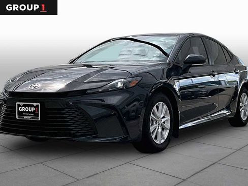 Used 2026 Toyota Camry LE w/ Convenience Package FWD image 1