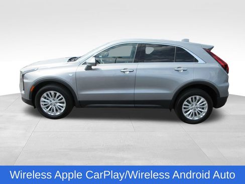 Certified 2024 Cadillac XT4 Luxury w/ Cold Weather Package FWD image 2