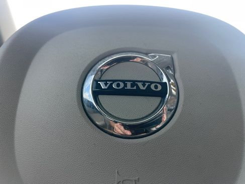 Used 2017 Volvo XC90 T6 Momentum w/ Vision Package AWD/4WD image 33