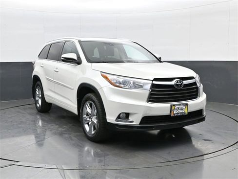 Used 2016 Toyota Highlander Limited Platinum image 3