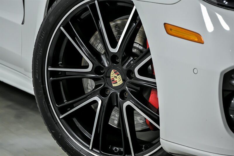 Used 2020 Porsche Panamera GTS AWD/4WD image 3