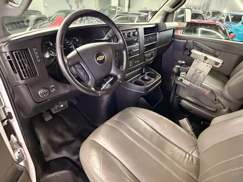 Used 2021 Chevrolet Express 2500 Extended w/ Enhanced Convenience Package RWD image 8