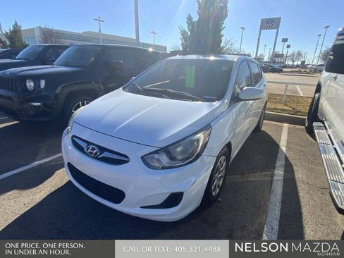 Used 2014 Hyundai Accent GS image 3