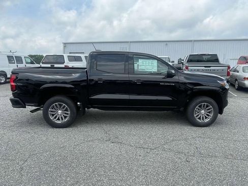 New 2025 Chevrolet Colorado LT image 2