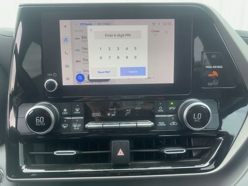 Used 2023 Toyota Highlander LE image 24