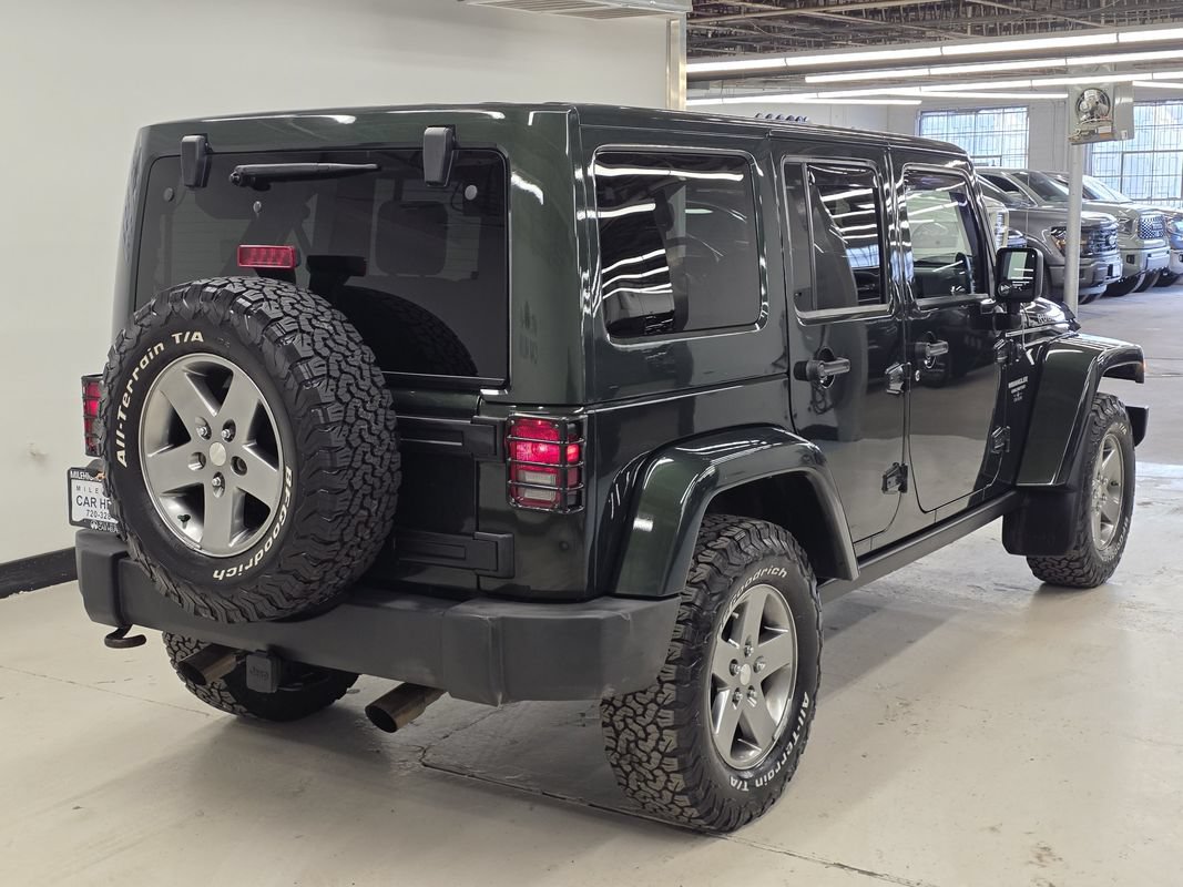 Used 2010 Jeep Wrangler Unlimited Rubicon w/ Dual Top Group AWD/4WD image 9