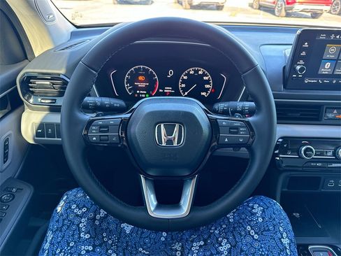 New 2025 Honda Pilot Touring image 14