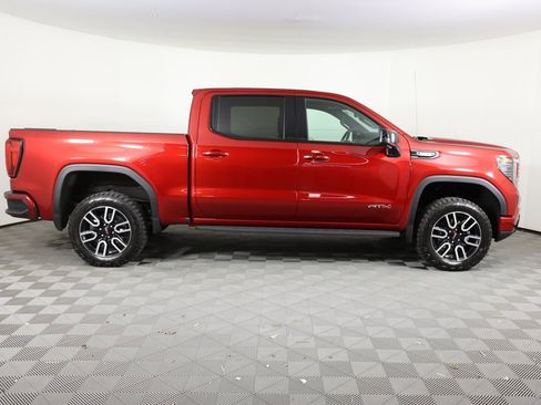 Used 2025 GMC Sierra 1500 AT4 w/ AT4 Premium Package image 4