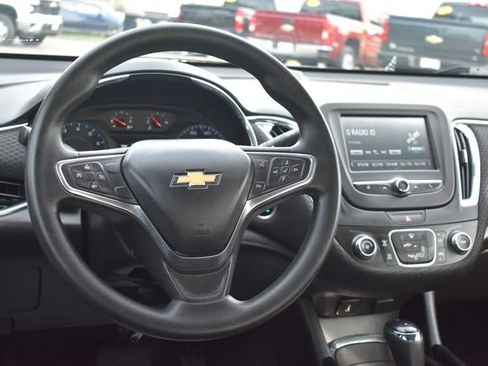 Certified 2018 Chevrolet Malibu LT FWD image 19