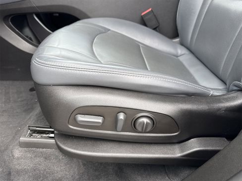 Used 2023 Buick Enclave Essence w/ Experience Buick Package image 21