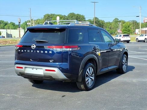 Used 2023 Nissan Pathfinder SL AWD/4WD image 17