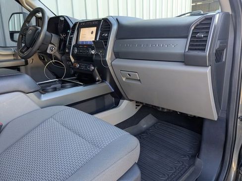 Used 2022 Ford F250 XLT w/ Black Appearance Package AWD/4WD image 6