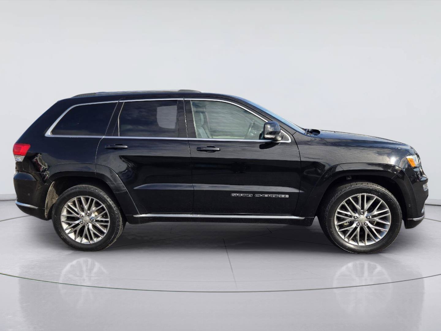 Used 2017 Jeep Grand Cherokee Summit AWD/4WD image 4