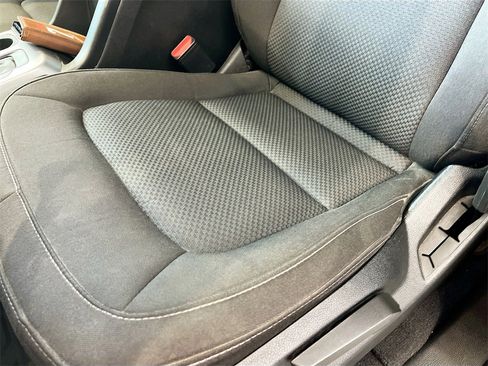 Used 2021 Chevrolet Colorado LT w/ LT Convenience Package image 18