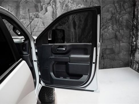 Used 2021 GMC Sierra 2500 4x4 Crew Cab w/ Gooseneck/5TH Wheel Package image 8