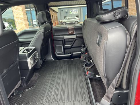 Used 2015 Ford F150 Platinum w/ Equipment Group 701A Luxury AWD/4WD image 29