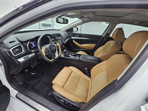Used 2018 Nissan Maxima SR w/ Interior Lighting Package image 10