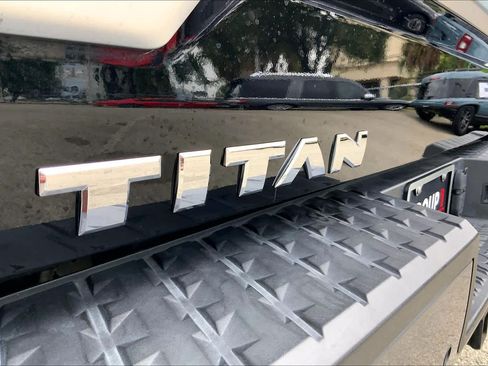 Used 2023 Nissan Titan Platinum Reserve w/ Moonroof Package AWD/4WD image 31