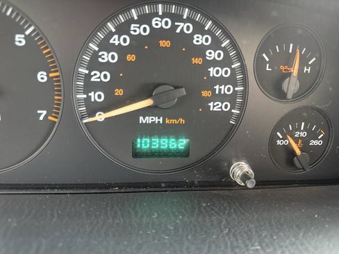 Used 2004 Jeep Grand Cherokee Laredo w/ Trailer Tow Prep Group image 31