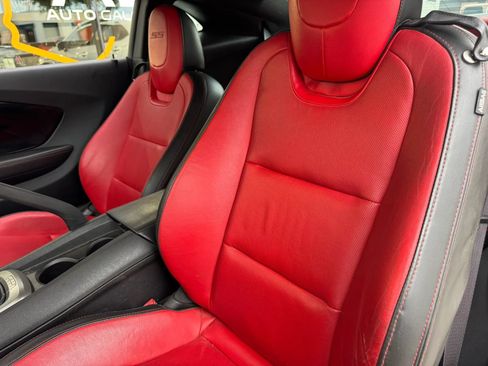 Used 2015 Chevrolet Camaro SS w/ Commemorative Special Edition RWD image 16