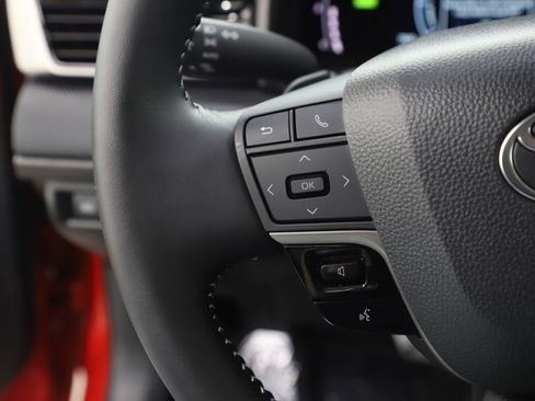 Used 2025 Toyota Camry SE w/ Multimedia Upgrade Package image 25