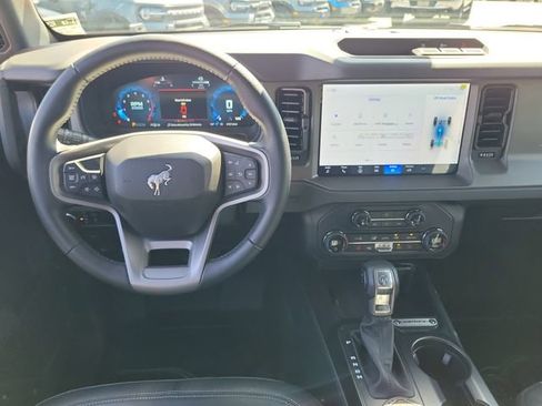 Used 2025 Ford Bronco Big Bend image 4