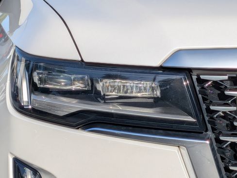 Used 2021 Cadillac Escalade Premium Luxury RWD image 10