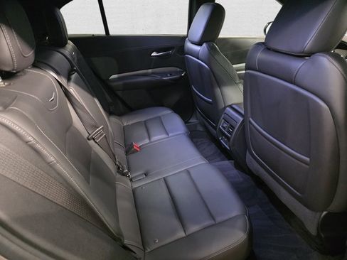 Used 2022 Cadillac XT4 Premium Luxury w/ Technology Package image 11