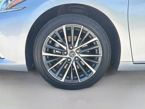 Used 2024 Lexus ES 350 w/ Premium Package image 42
