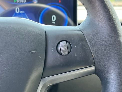 Used 2023 Tesla Model Y Long Range AWD/4WD image 13