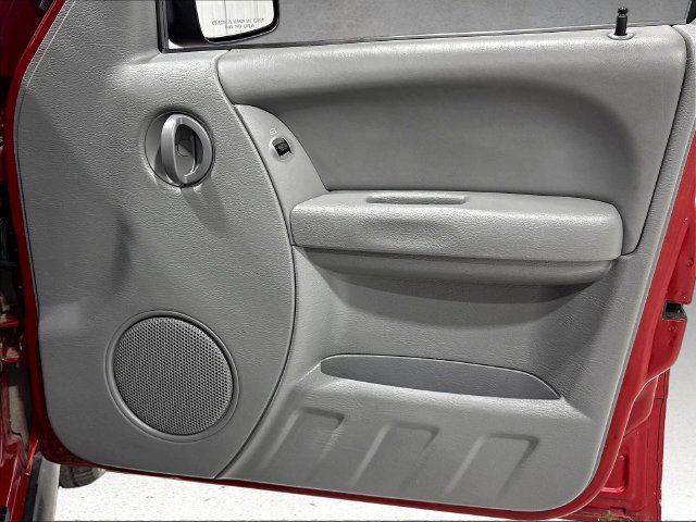 Used 2007 Jeep Liberty Sport AWD/4WD image 30