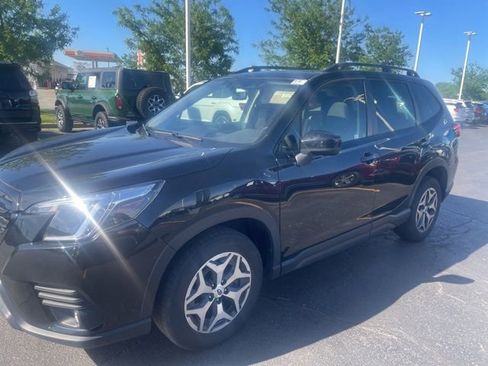 Used 2024 Subaru Forester Premium AWD/4WD image 4