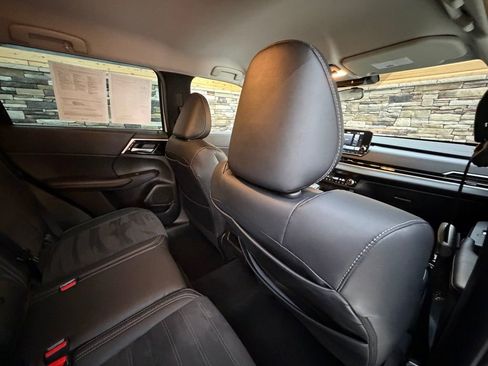 Used 2023 Mitsubishi Outlander SE AWD/4WD image 30